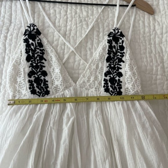 New L*SPACE White Embroidered Cotton Beach Coverup Dress - Picture 9 of 9
